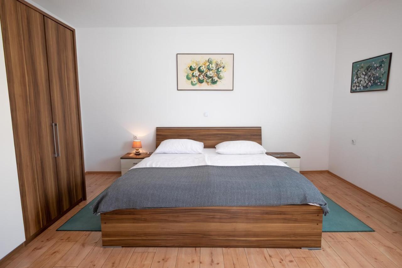 Apartmani Suzana Klenovica Exterior foto