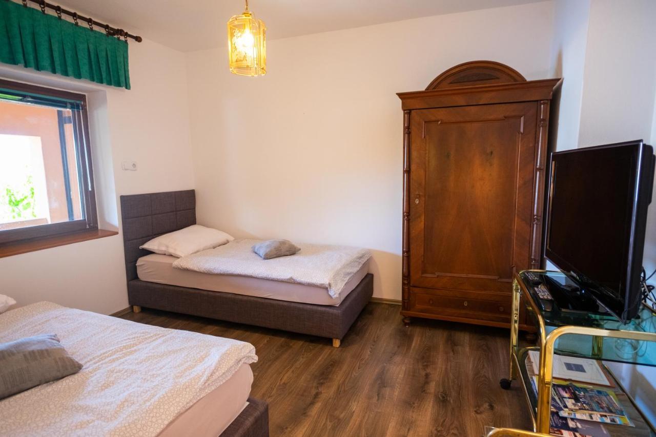 Apartmani Suzana Klenovica Exterior foto